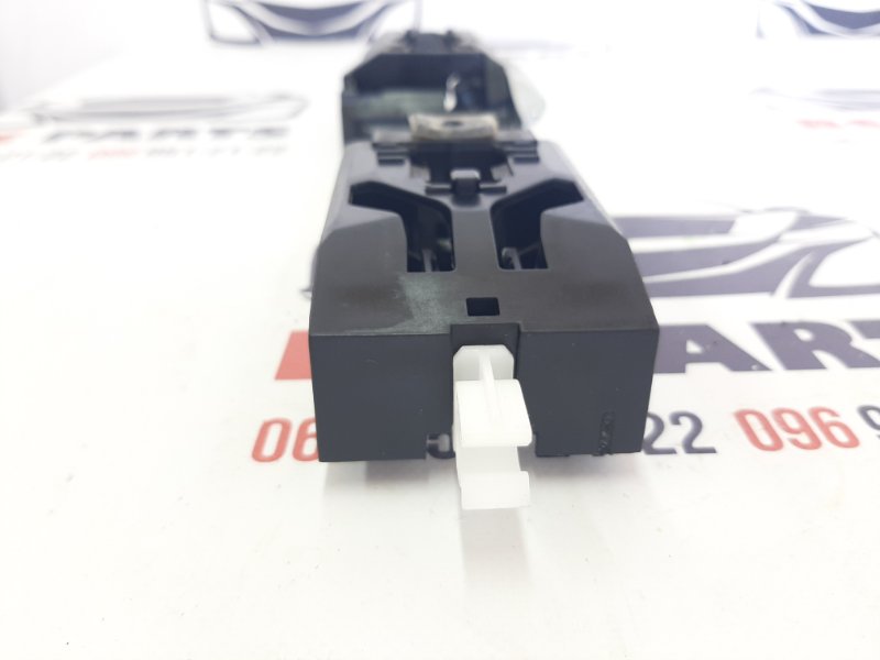 Кронштейн ручки двери задний правый Rogue 2021 T33 2.5