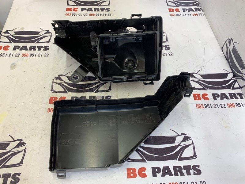 Корпус блока предохранителей Nissan Rogue 2021 T33 2.5 284B96RA0A Б/У