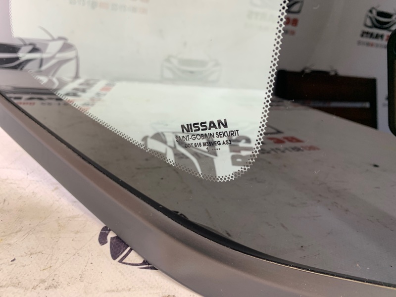 Форточка кузова задняя правая Rogue 2021 T33 2.5