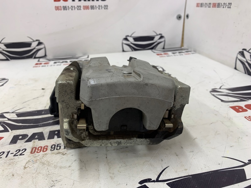 Суппорт тормозной задний левый Rogue 2021 T33 2.5