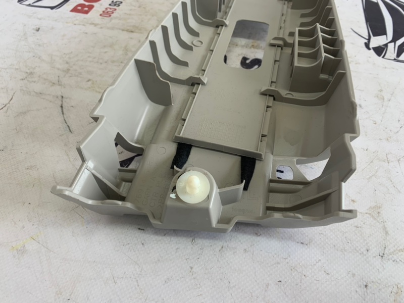 Накладка центральной стойки левая Rogue 2021 T33 2.5