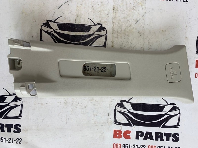 Накладка центральной стойки правая Nissan Rogue 2021 T33 2.5 769136RR0A Б/У