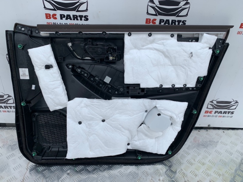 Обшивка боковой двери передняя левая Rogue 2021 T33 2.5