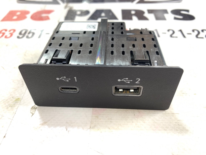 USB разъем передний Rogue 2021 T33 2.5
