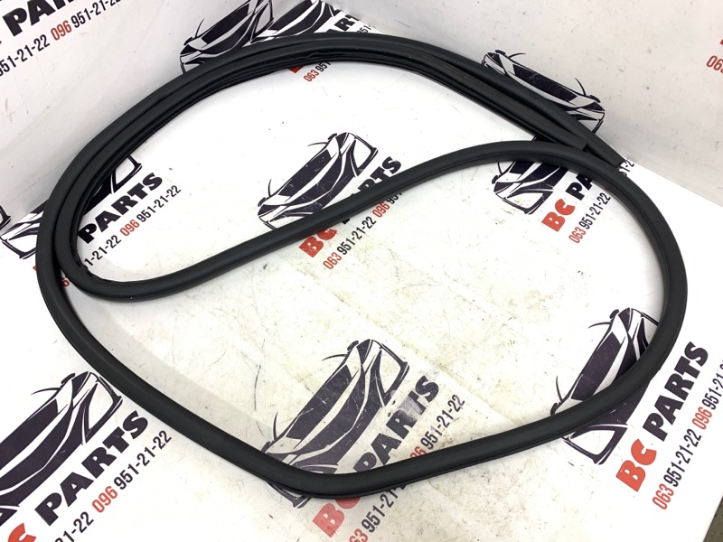 Уплотнительная резинка боковой двери передняя Nissan Rogue 2021 T33 2.5 76922-6RA0A Б/У