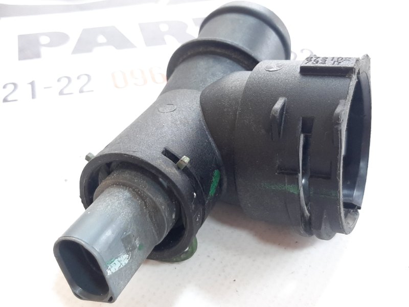 Тройник системы охлаждения Volkswagen Taos 2020-2024 1.5 5Q0122291T Б/У