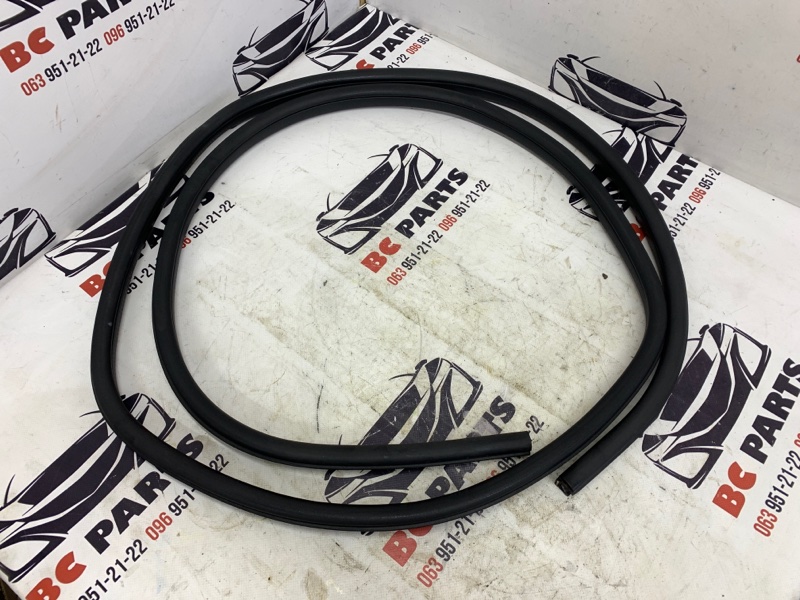 Уплотнительная резинка боковой двери задняя Nissan Rogue 2021 T33 2.5 76924-6RR0B Б/У