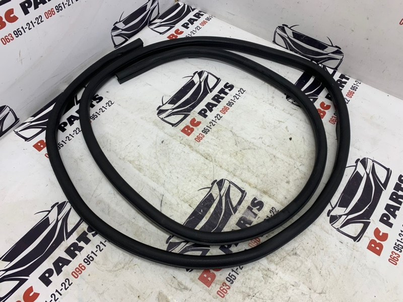 Уплотнительная резинка боковой двери задняя Nissan Rogue 2021 T33 2.5 76924-6RR0B Б/У