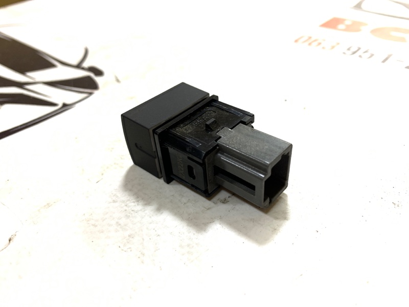 Кнопка Nissan Rogue T33 1.5