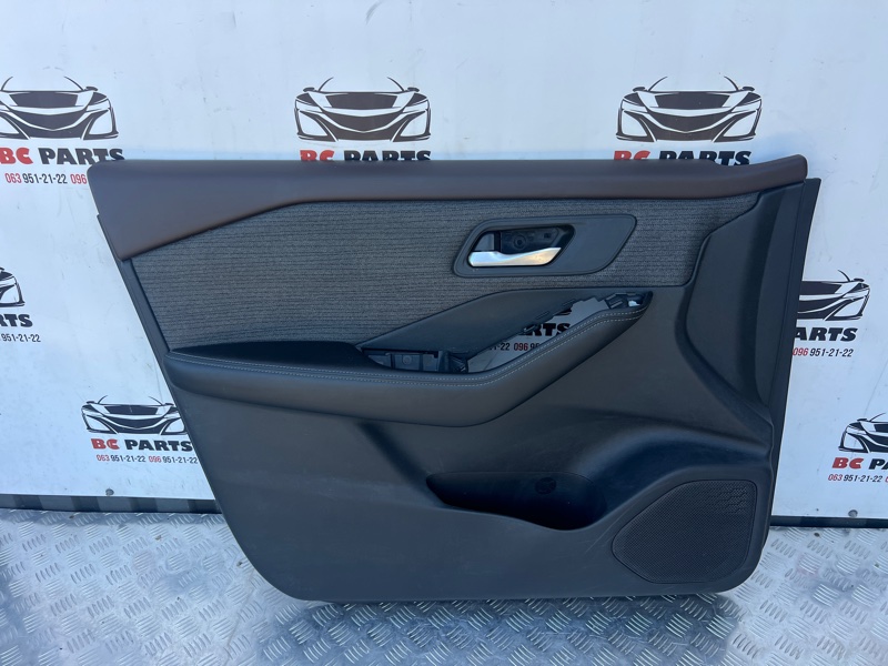 Обшивка боковой двери передняя левая Nissan Rogue 2021 T33 2.5 контрактная