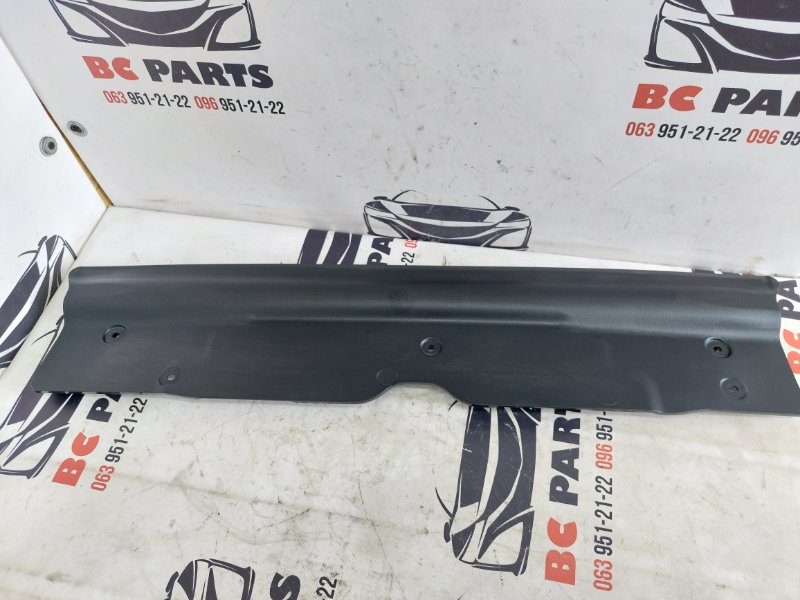 Накладка Audi A3 2018 2.0 8V3877156 Б/У