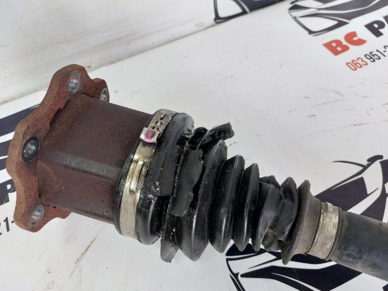 Привод ( полуось) передний правый Q5 2016 3.0