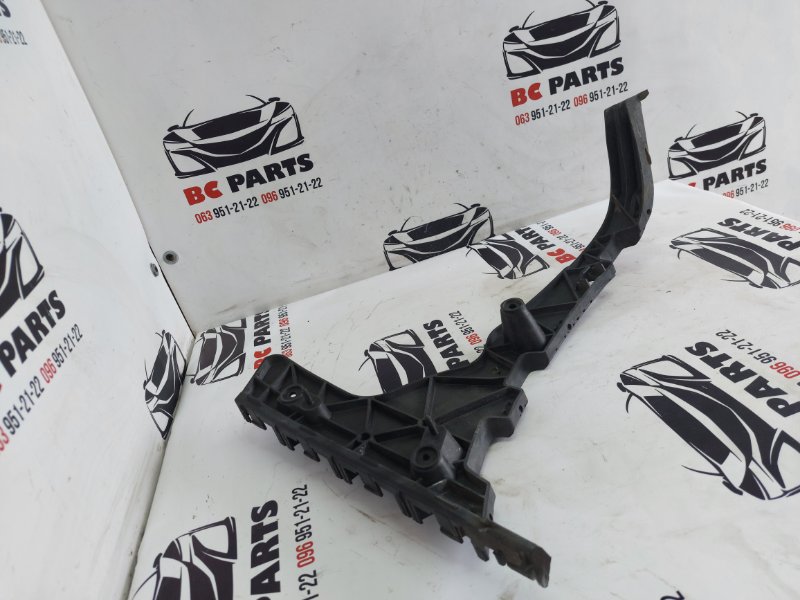 Направляющая бампера задняя правая Q5 2016 3.0