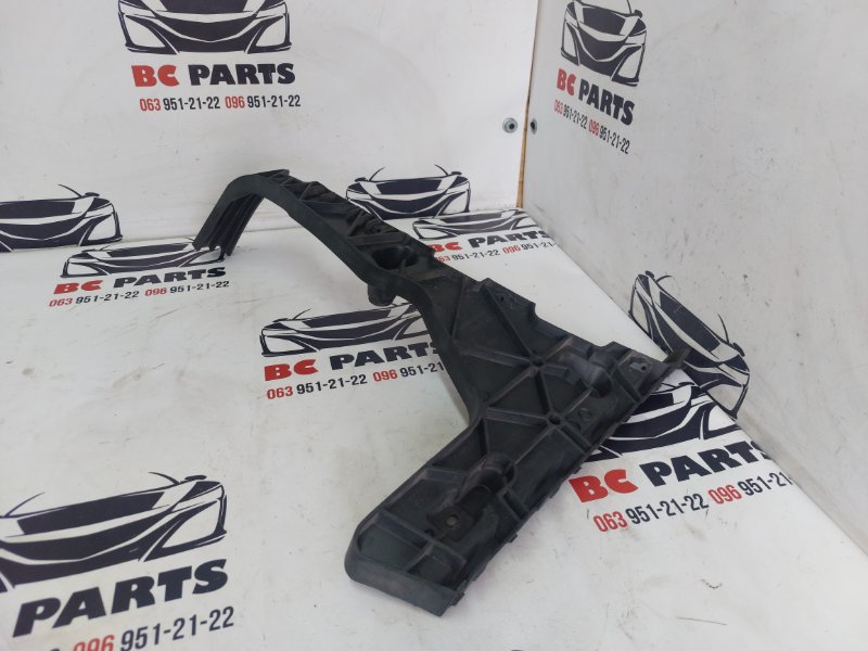 Крепление бампера заднее левое Audi Q5 3.0 Крепление бампера заднее левое Audi Q5 3.0