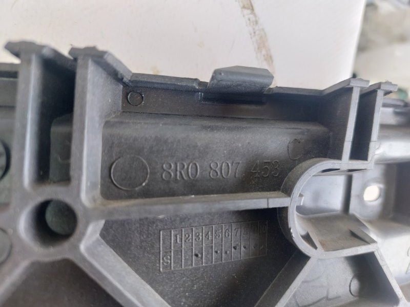 Крепление бампера заднее левое Q5 2016 3.0 Крепление бампера заднее левое Q5 2016 3.0