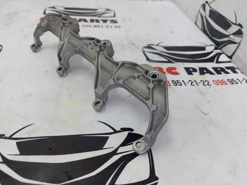 Кронштейн впускного коллектора Q5 2016 3.0