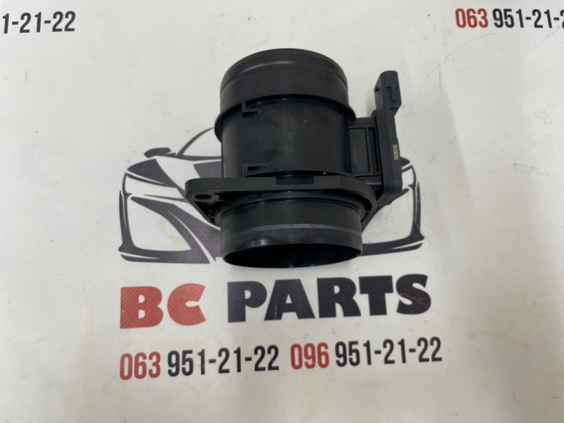 Датчик массового расхода воздуха Audi A3 2018 2.0 04L906461B Б/У