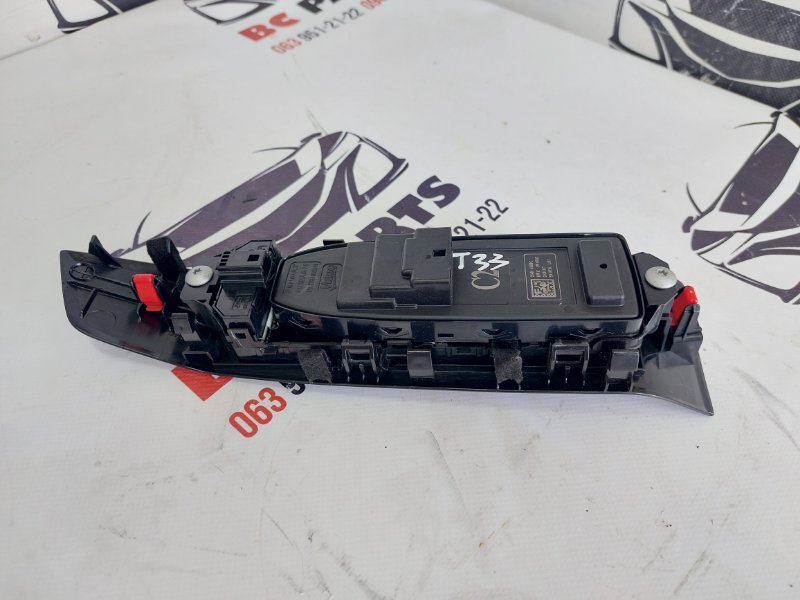 Блок управления стеклоподъемниками Rogue 2020-2024 T33 2.5