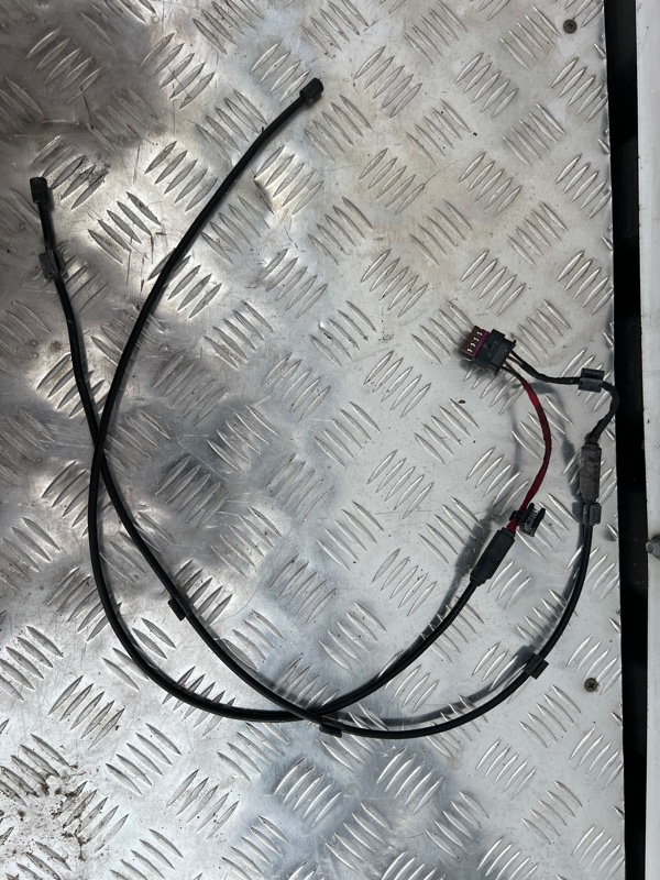 Запчасть антенна задняя Audi Q5 2017-2024 80A 80A962239 контрактная Антенна задняя Audi Q5 2017-2024 80A 80A962239 контрактная