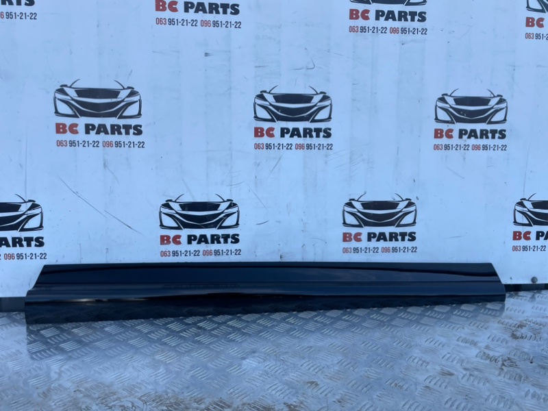 Накладка двери передняя правая Audi Q5 2016 3.0 8R0853960B Б/У