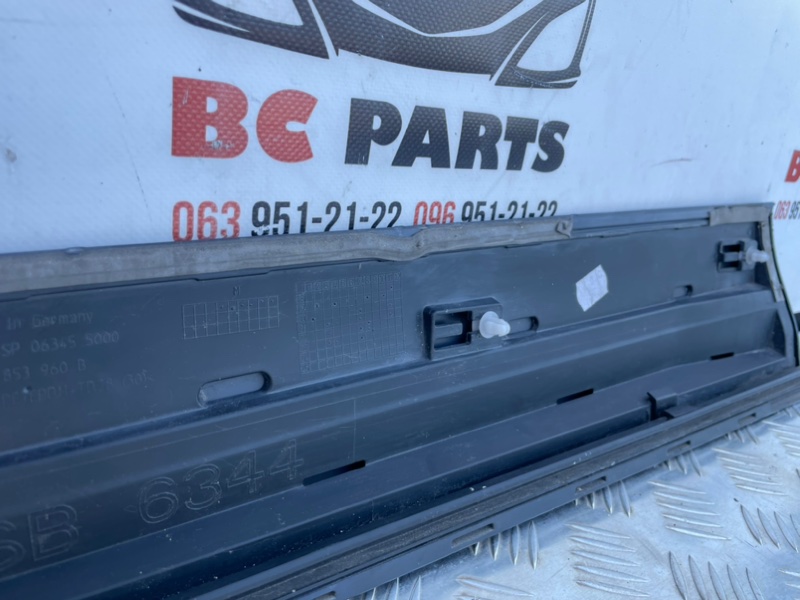 Накладка двери передняя правая Q5 2016 3.0