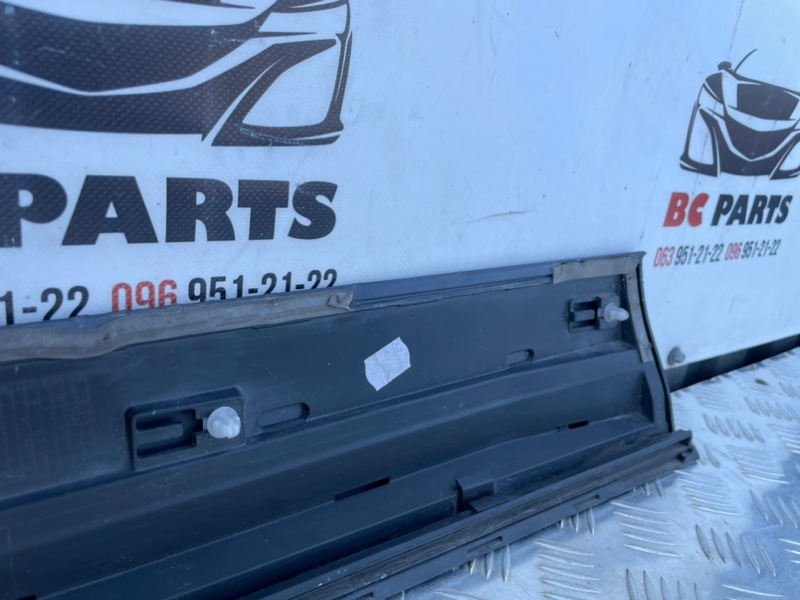 Накладка двери передняя правая Q5 2016 3.0