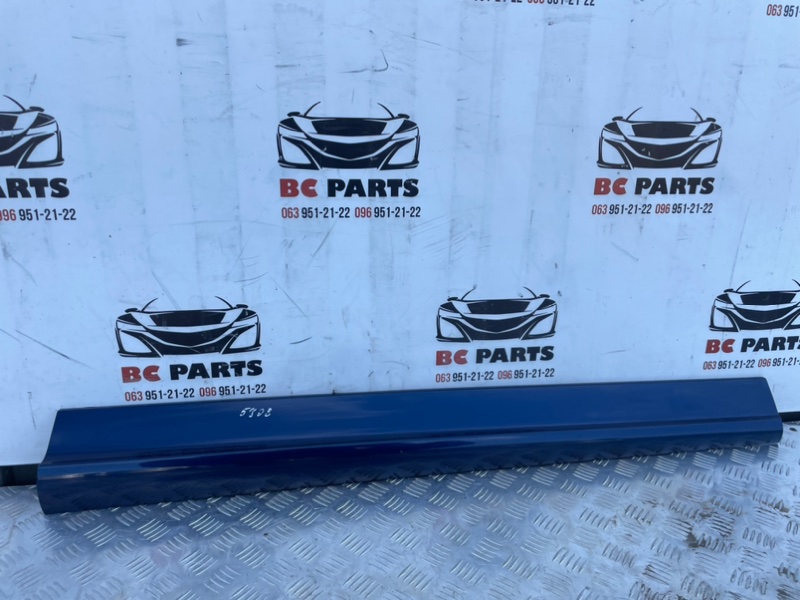 Накладка двери передняя правая Audi Q5 2016 3.0 8R0853960B Б/У