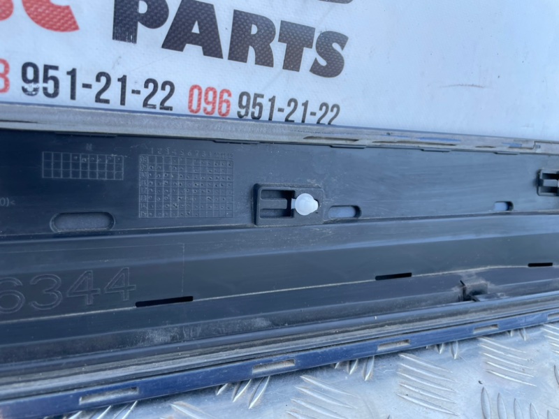 Накладка двери передняя правая Q5 2016 3.0