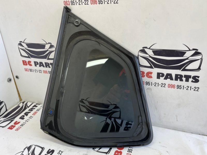 Форточка кузова задняя правая Rogue 2021-2024 T33