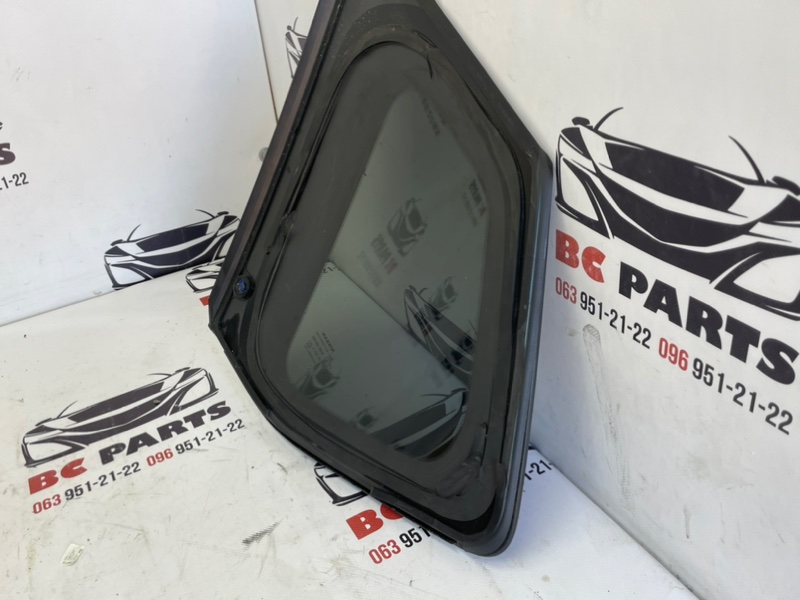 Форточка кузова задняя правая Rogue 2021-2024 T33