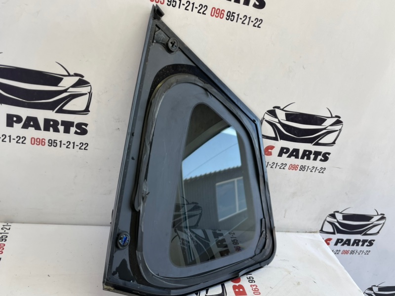 Форточка кузова задняя правая Rogue 2021-2024 T33