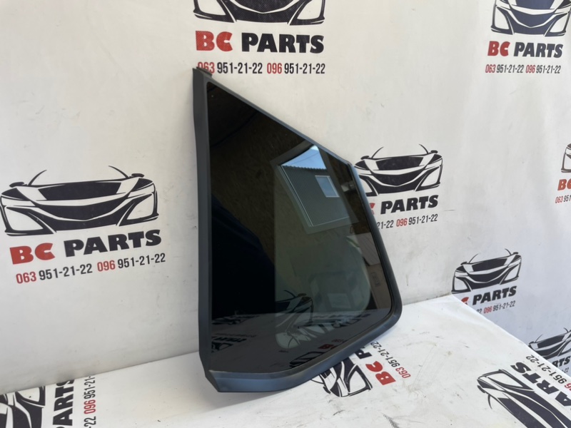 Форточка кузова задняя левая Nissan Rogue T33 Форточка кузова задняя левая Nissan Rogue T33