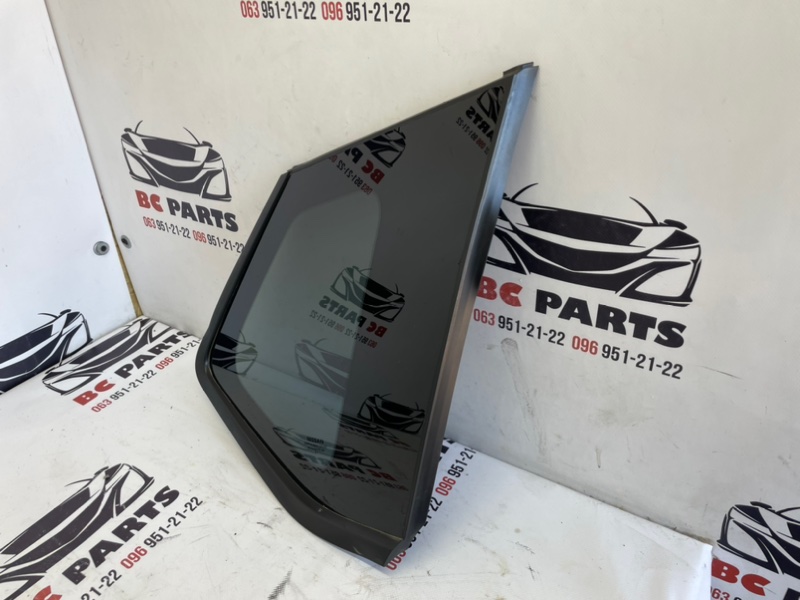 Форточка кузова задняя правая Rogue 2021-2024 T33 Форточка кузова задняя правая Rogue 2021-2024 T33