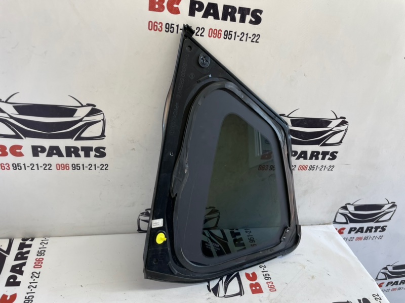 Форточка кузова задняя правая Rogue 2021-2024 T33 Форточка кузова задняя правая Rogue 2021-2024 T33