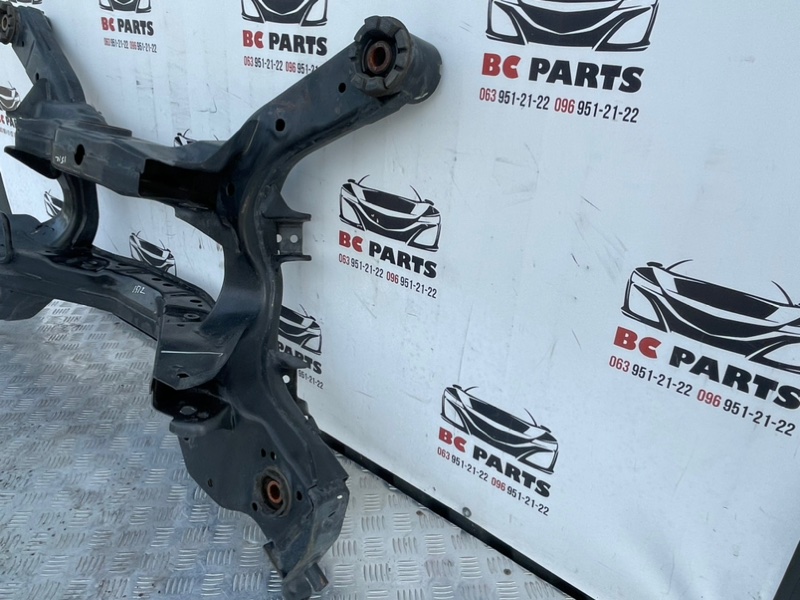 Подрамник задний Nissan Rogue T33 2.5