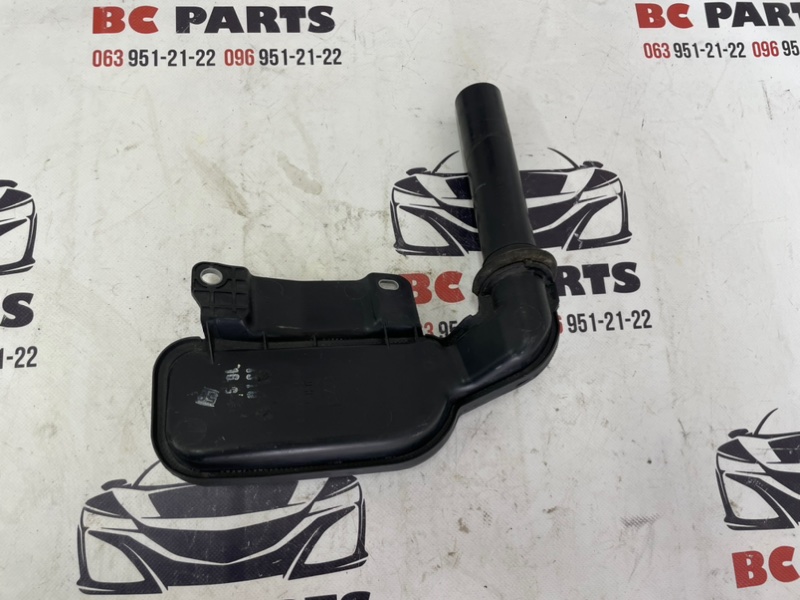 Горловина бачка стеклоомывателя Q5 2016 3.0