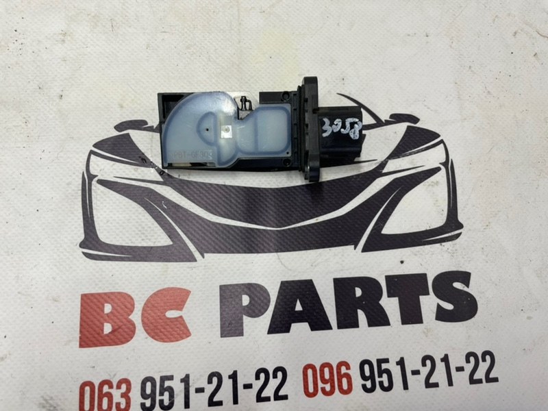 Датчик массового расхода воздуха Nissan Rogue 2018 T32 2.5 22680BV80B Б/У