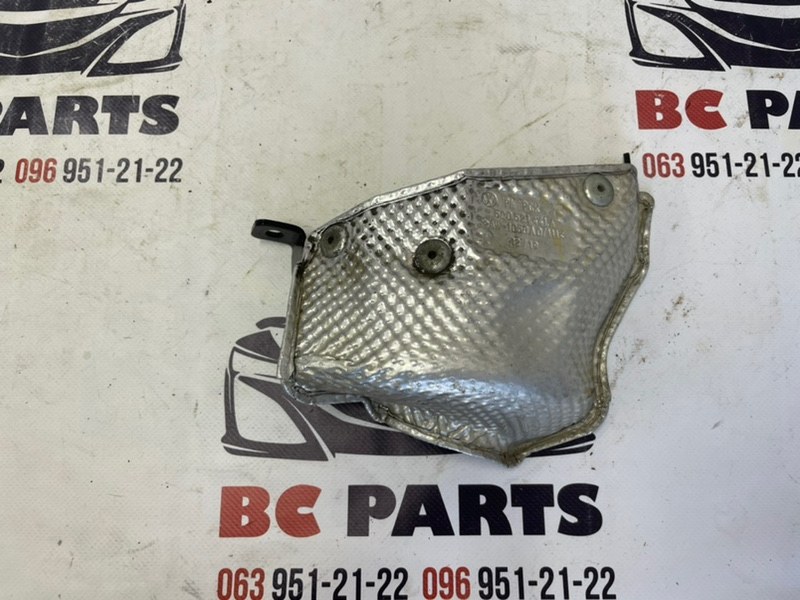 Тепловой экран Volkswagen Taos 2020-2024 1.5 5Q0521441A Б/У