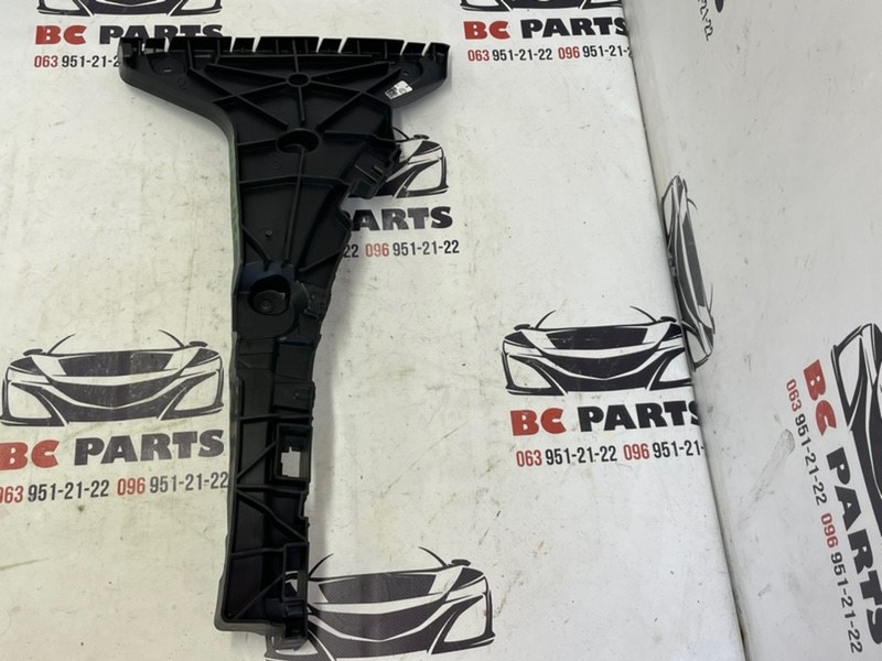 Запчасть крепление бампера заднее правое Audi Q5 2021-2024 80A 2.0 80A807454 Б/У Крепление бампера заднее правое Audi Q5 2021-2024 80A 2.0 80A807454 Б/У