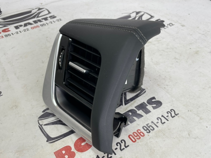 Воздуховод салона левый Rogue 2021 T33 2.5