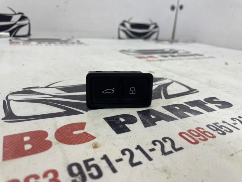 Кнопка открывания багажника Audi Q7 2017 4M 3.0 4G0959831D Б/У