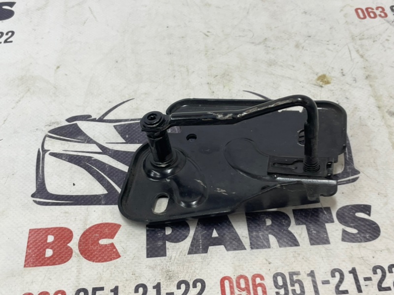 Петля замка капота Audi Q5 2.0