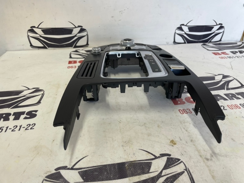 Блок кнопок в торпеду Audi Q5 3.0