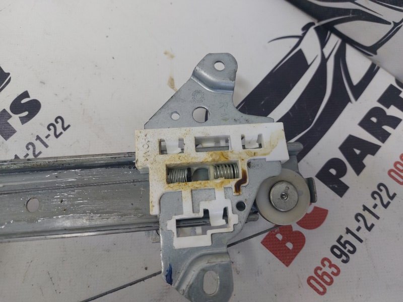 Стеклоподъемный механизм передний правый Rogue 2021 T33 2.5 Стеклоподъемный механизм передний правый Rogue 2021 T33 2.5