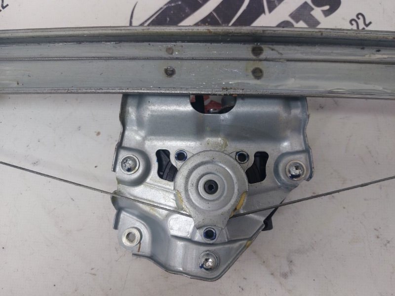 Стеклоподъемный механизм передний правый Rogue 2021 T33 2.5 Стеклоподъемный механизм передний правый Rogue 2021 T33 2.5