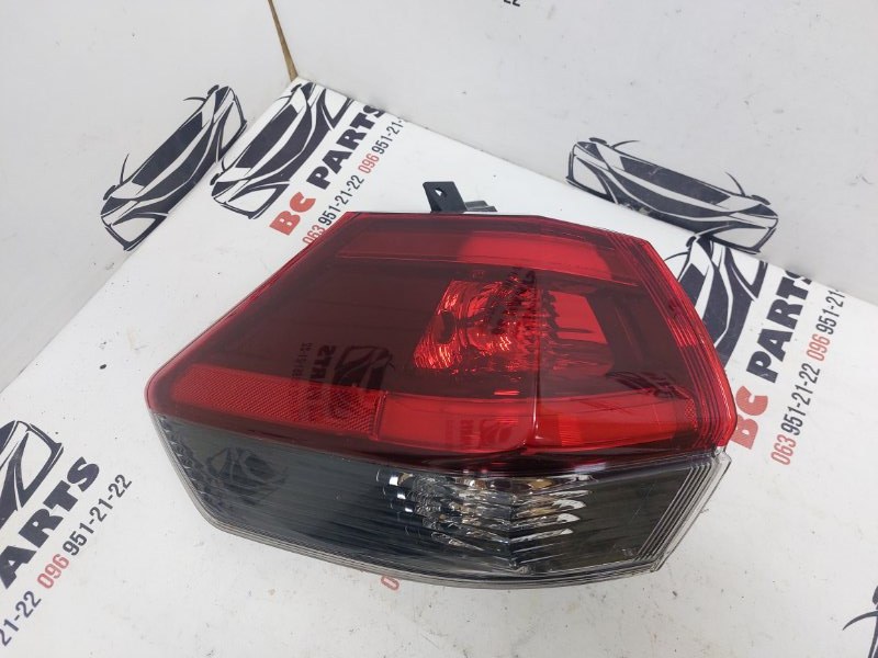 Фонарь наружный (в крыло) задний левый Nissan Rogue 2016-2020 T32 2.5 265556FL0B Б/У