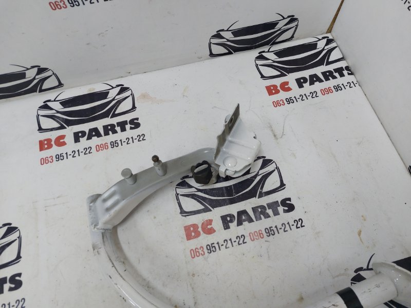 Петля крышки багажника левая Volkswagen Passat CC 2.0