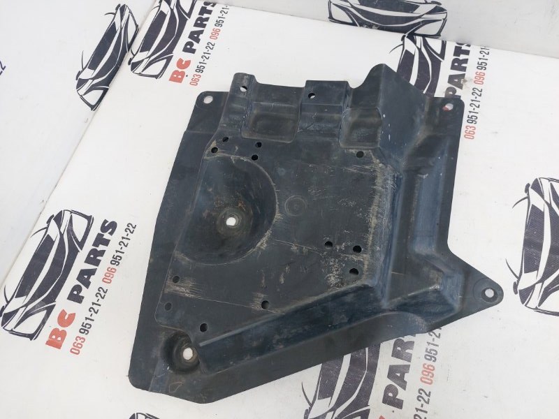 Защита днища кузова Nissan Rogue 2021 T33 2.5 748196RR0A Б/У