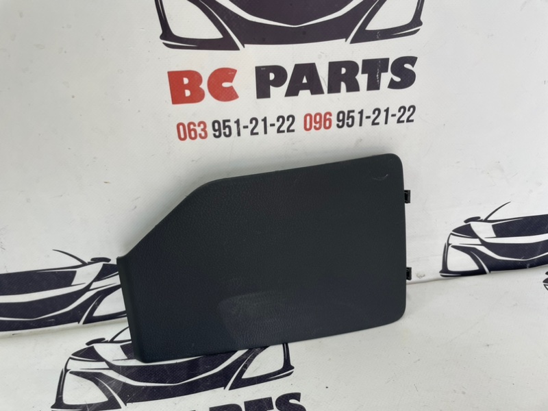 Накладка торпедо передняя левая Nissan Rogue 2021 T33 2.5 689646RB0A Б/У