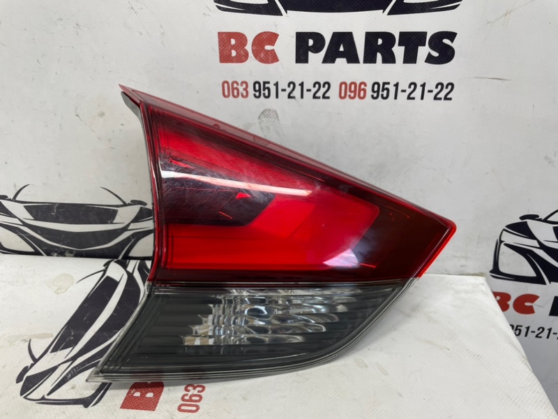 Фонарь задний внутренний левый Nissan Rogue 2013-2020 T32 2.5 265556FL5A Б/У